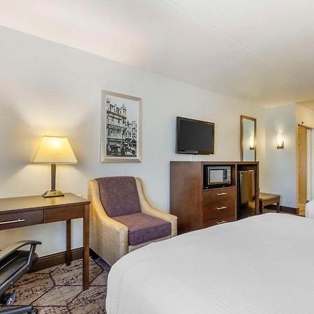 Best Western Plus Longbranch Hotel & Convention Center Cedar Rapids Luaran gambar
