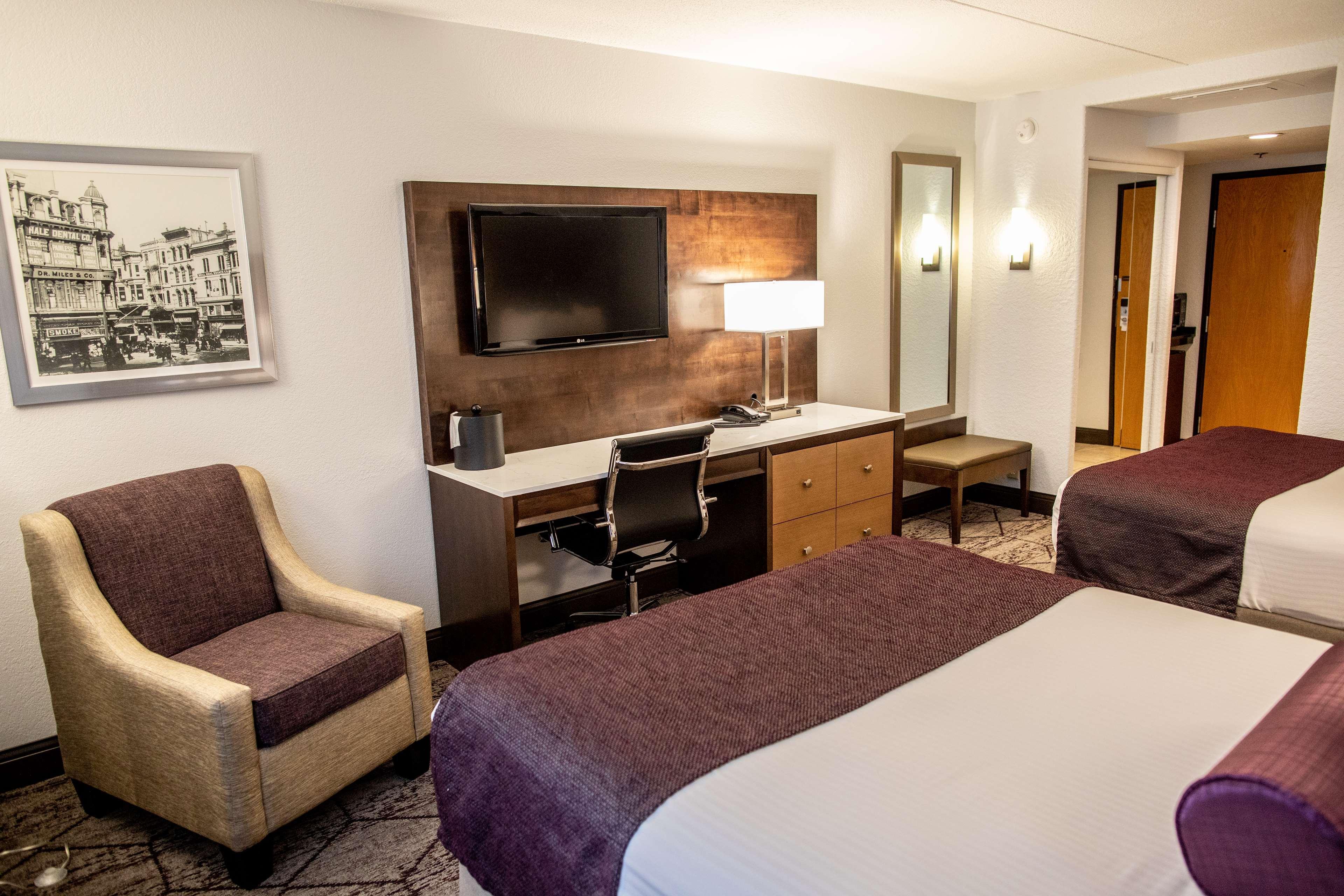 Best Western Plus Longbranch Hotel & Convention Center Cedar Rapids Luaran gambar