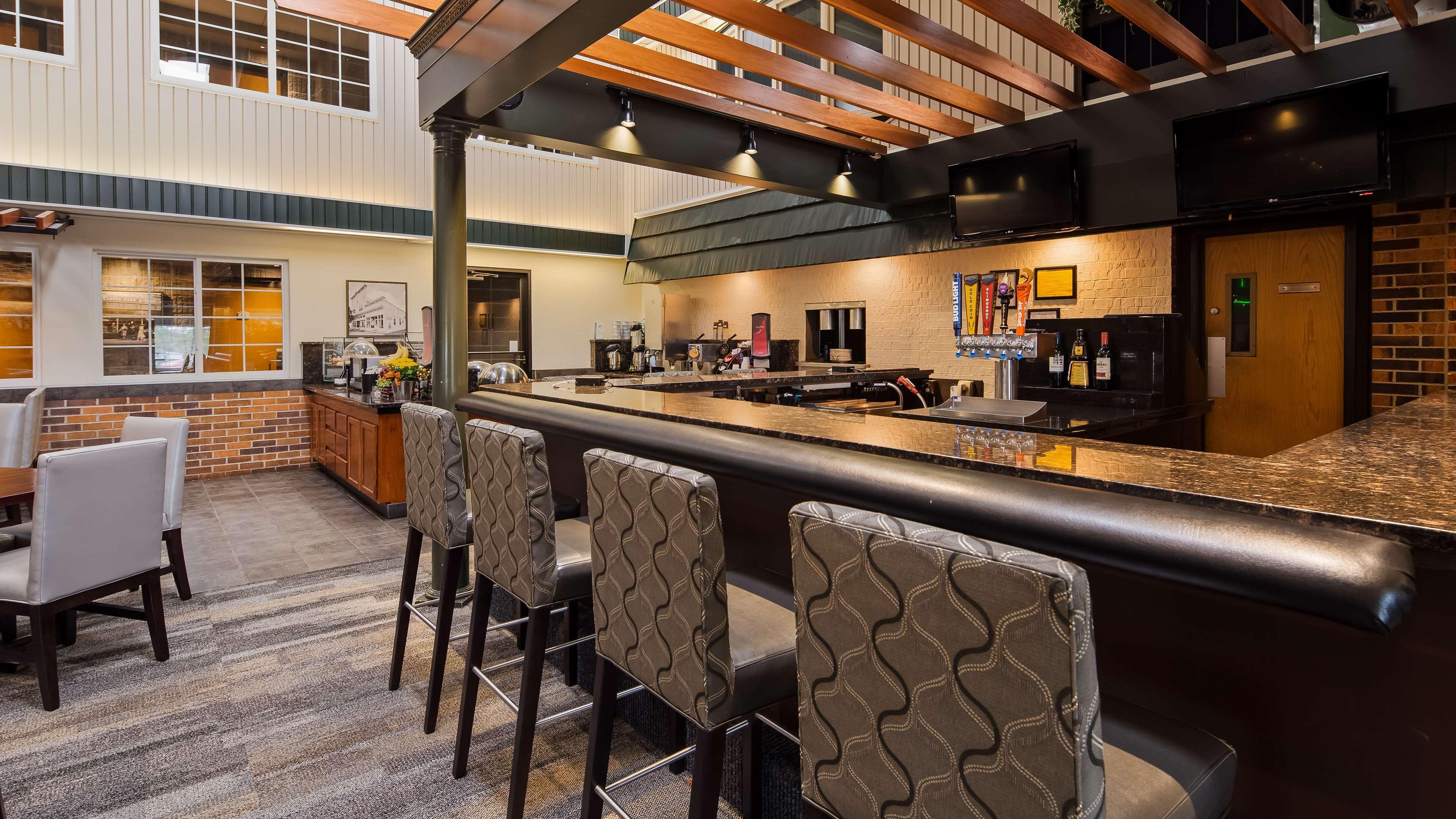 Best Western Plus Longbranch Hotel & Convention Center Cedar Rapids Luaran gambar