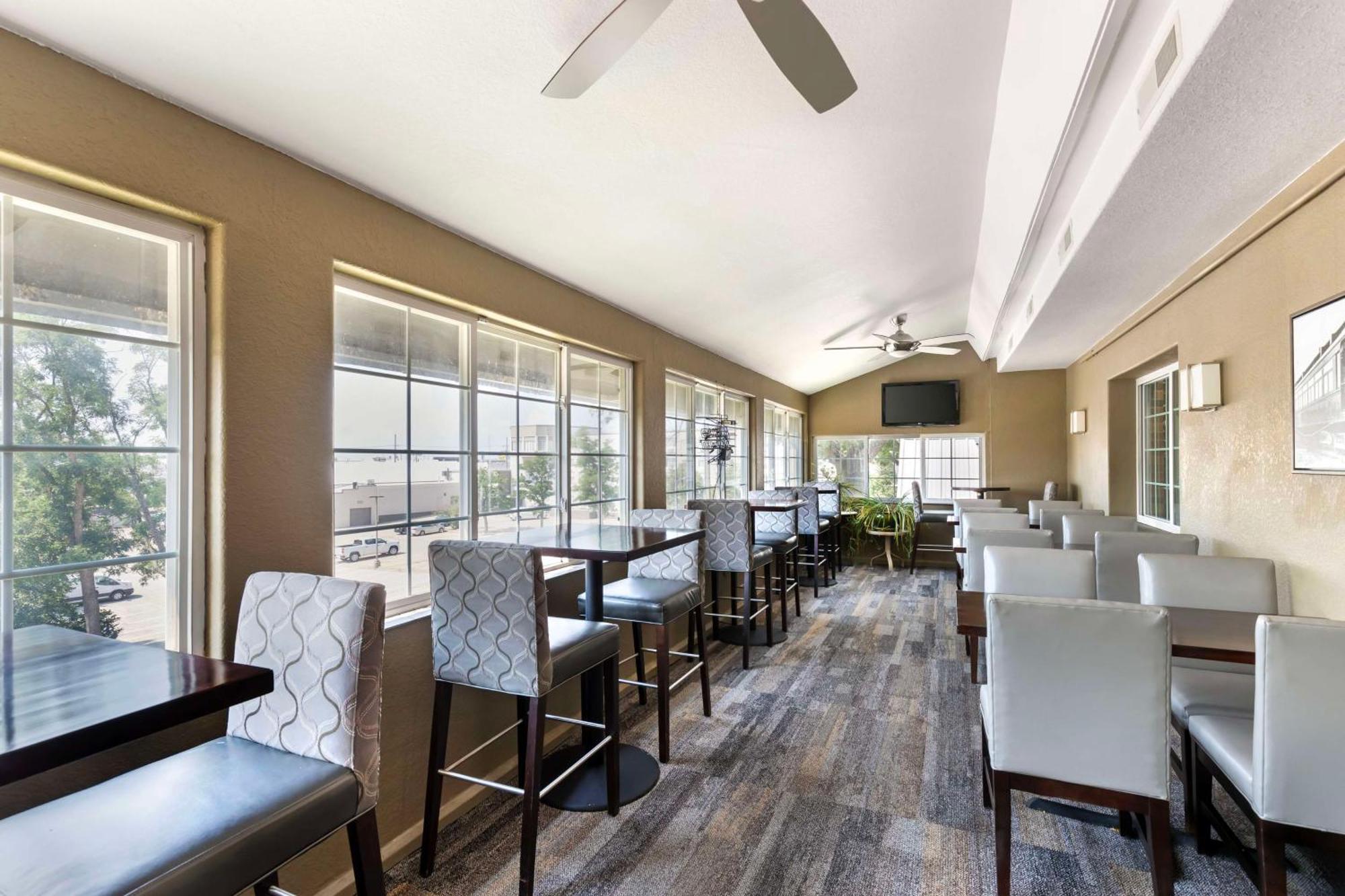 Best Western Plus Longbranch Hotel & Convention Center Cedar Rapids Luaran gambar