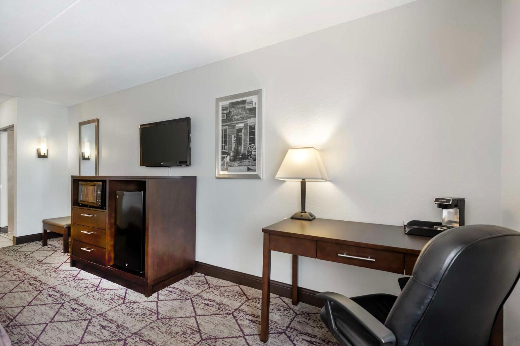 Best Western Plus Longbranch Hotel & Convention Center Cedar Rapids Luaran gambar