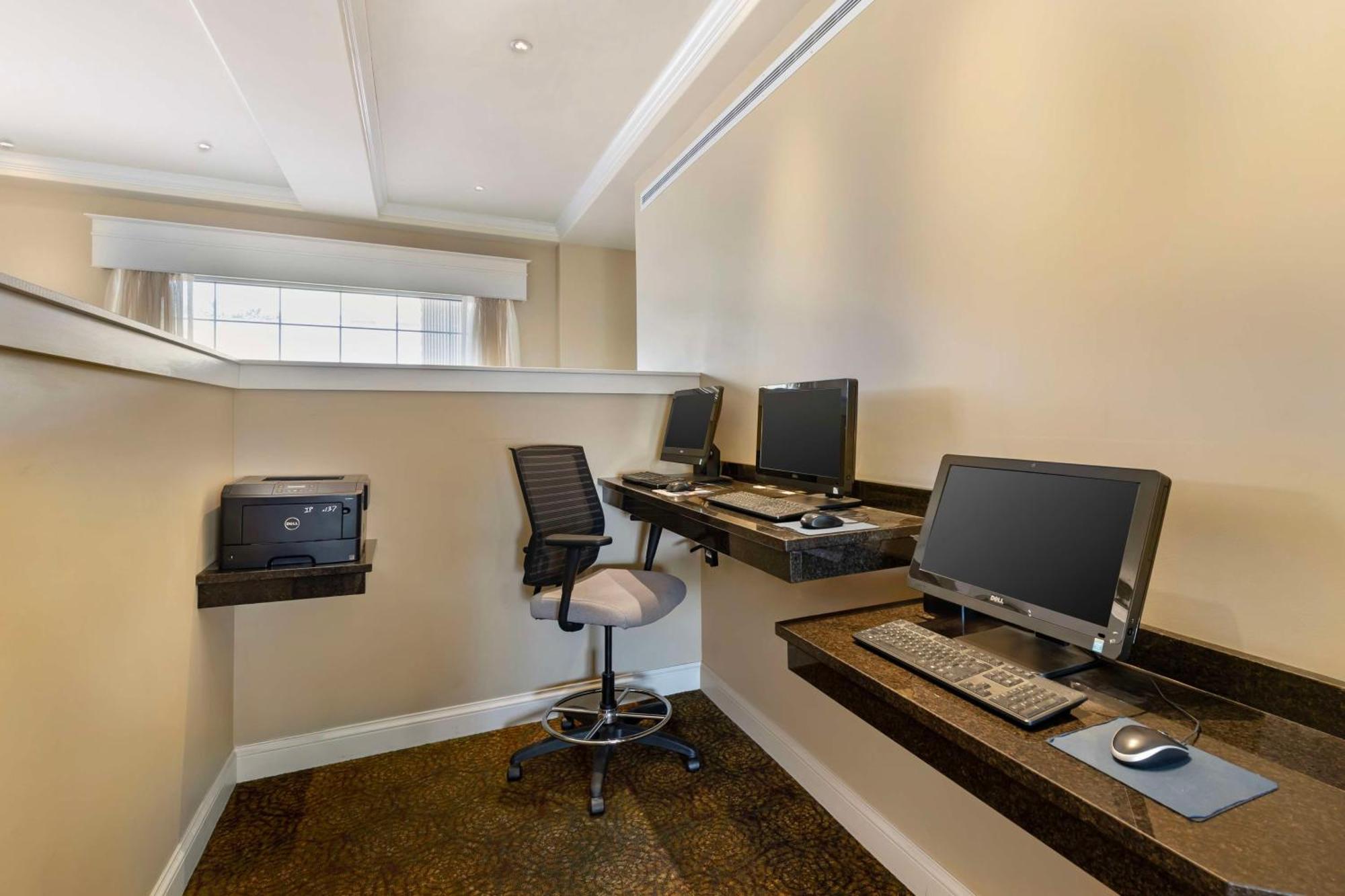 Best Western Plus Longbranch Hotel & Convention Center Cedar Rapids Luaran gambar