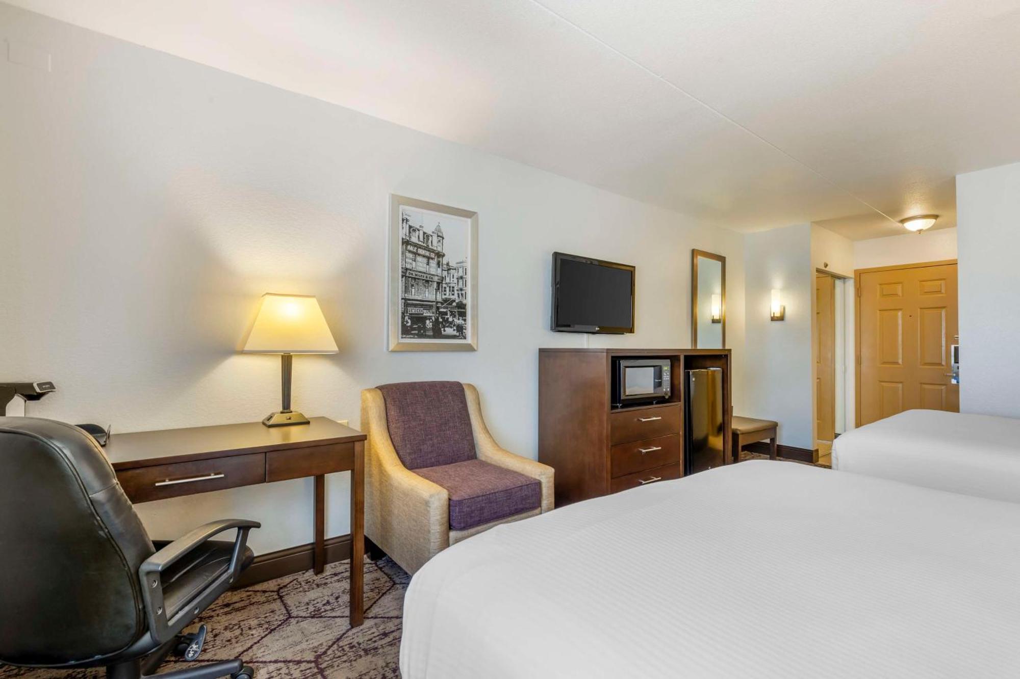Best Western Plus Longbranch Hotel & Convention Center Cedar Rapids Luaran gambar