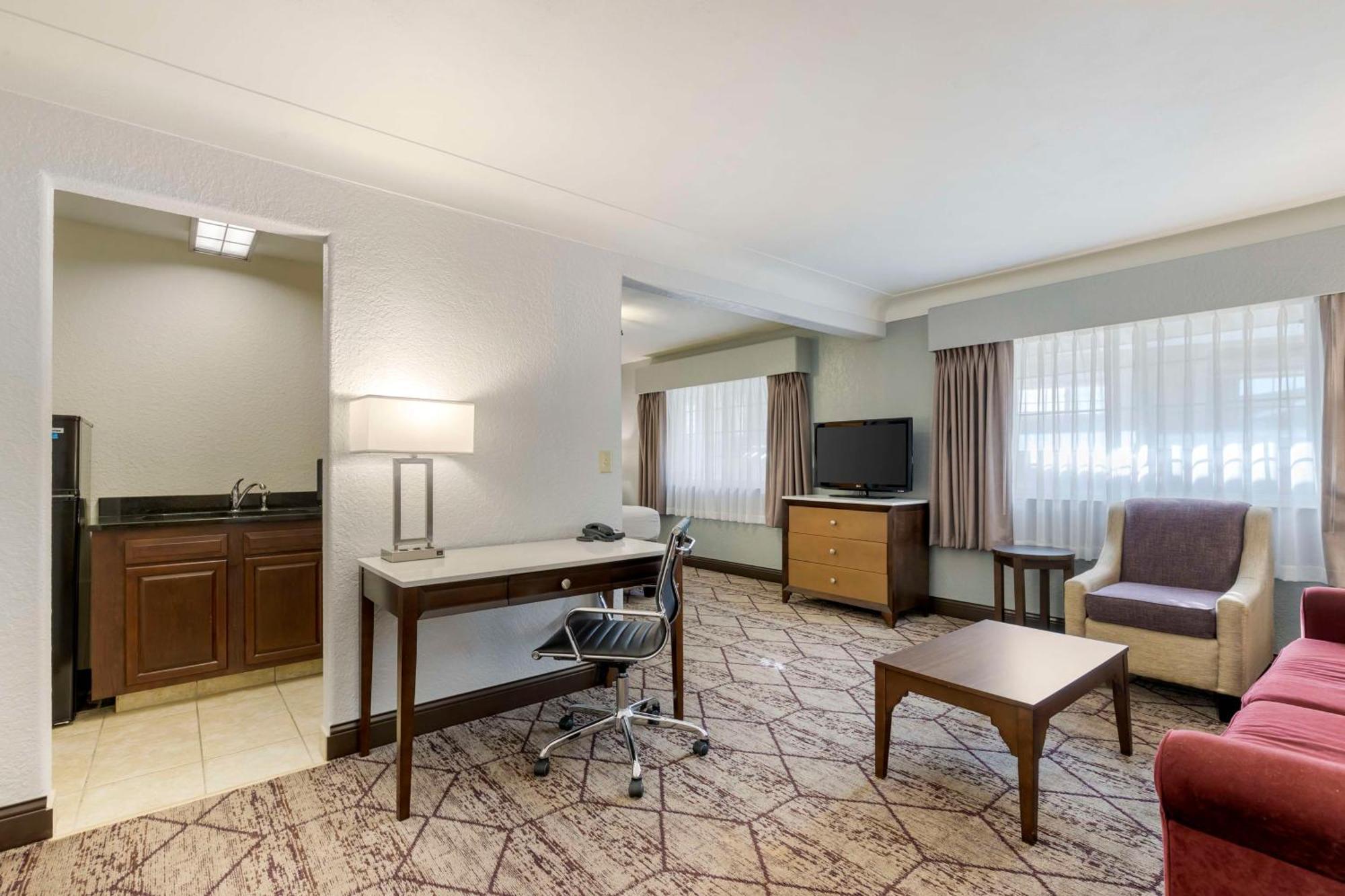 Best Western Plus Longbranch Hotel & Convention Center Cedar Rapids Luaran gambar
