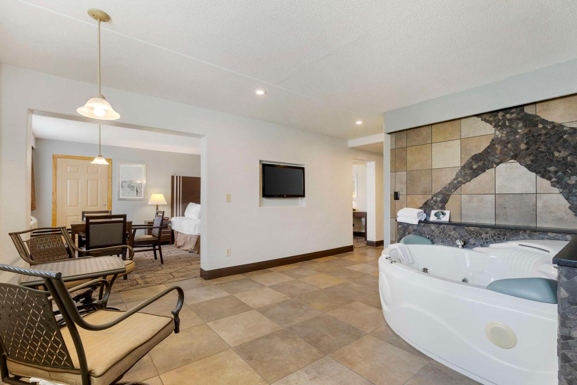 Best Western Plus Longbranch Hotel & Convention Center Cedar Rapids Luaran gambar